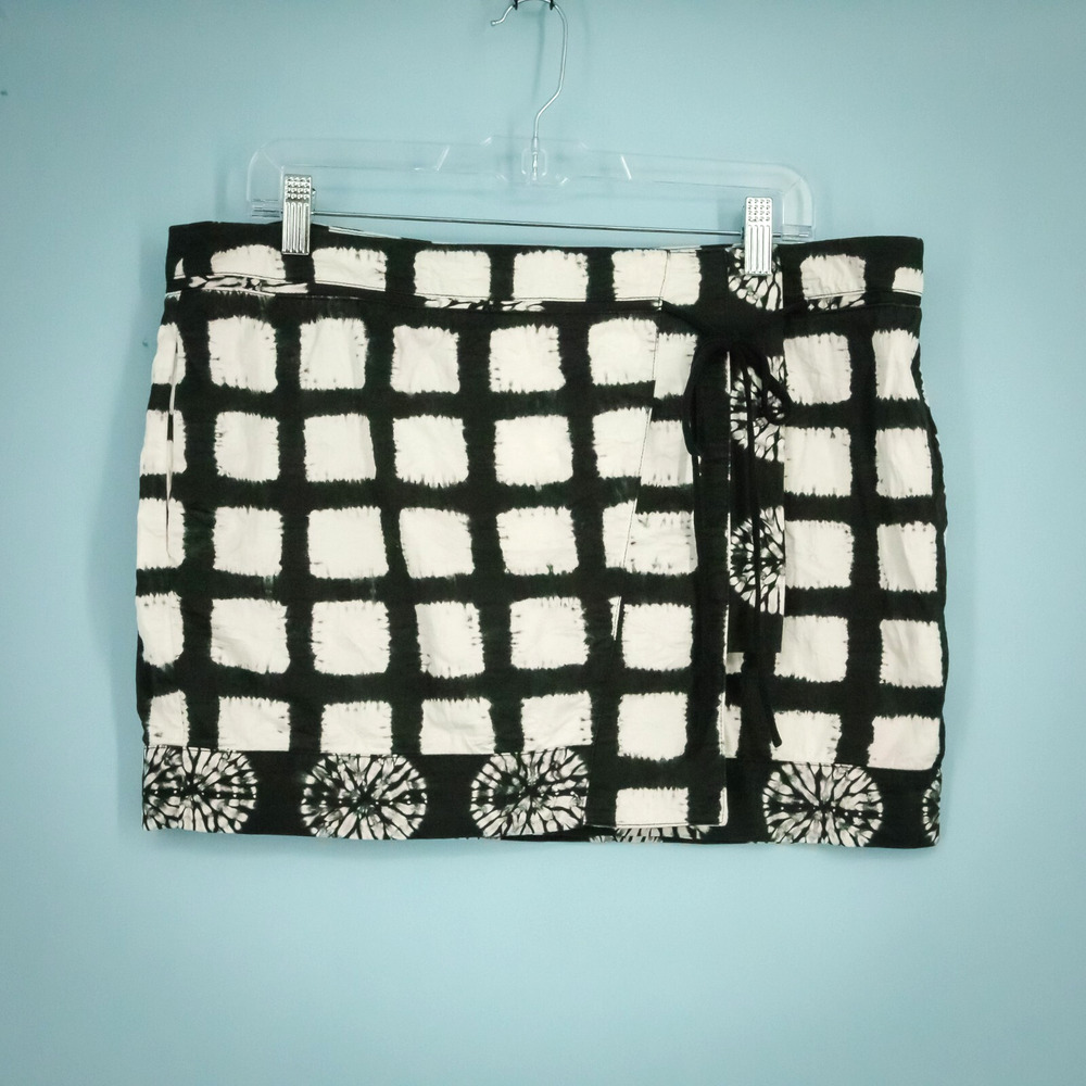 Proenza Schouler Size 10 Black White Geometric Tie Dye Print Wrap Mini Length 10